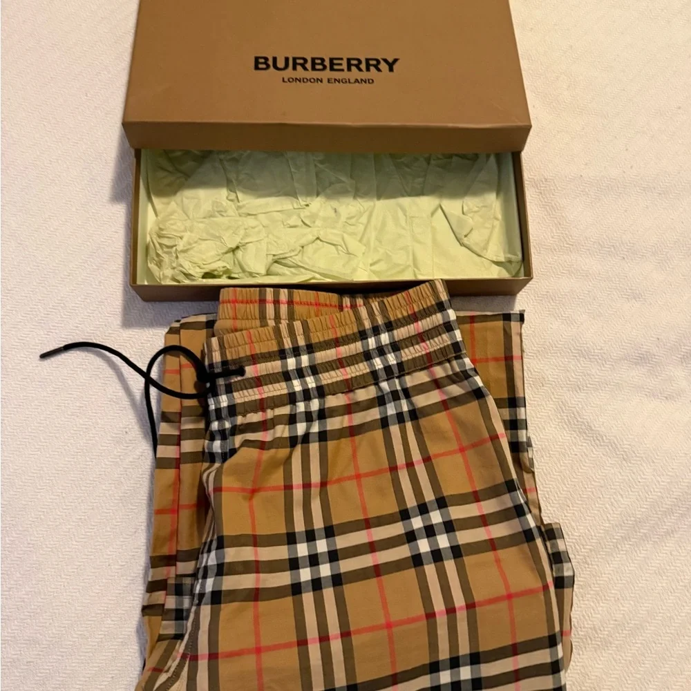 Burberry Beige and Black Plaid Trousers - Picture 6 of 7